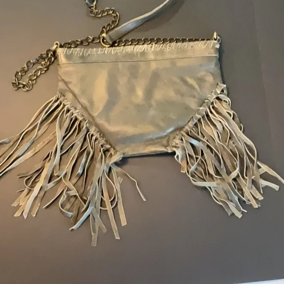 Raj LA gray leather crossbody w/fringe, chain & leather strap - Picture 2 of 7
